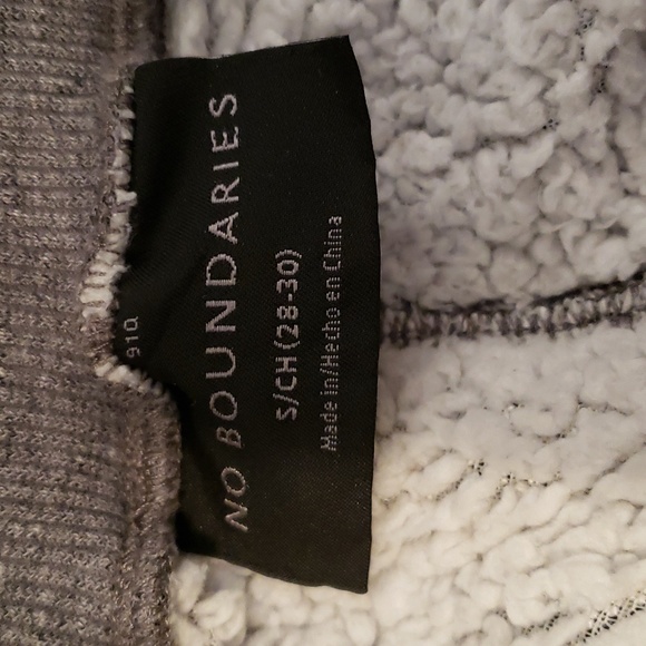 No Boundaries fleece lined sweat pants - Picture 4 of 6
